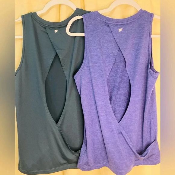 TWO Women’s Fabletics Blake Open Back Tanks NWT size xxs - Picture 3 of 3